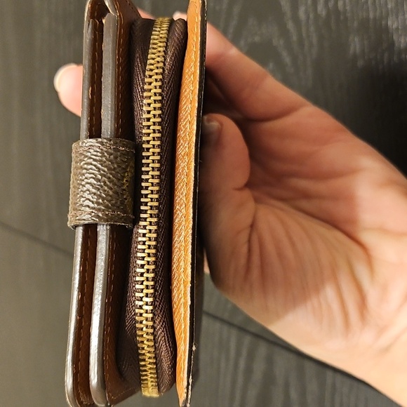 Authentic Louis Vuitton Compact Zippy Wallet - Picture 11 of 12